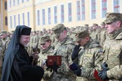 Єпископ капелан поблагословив офіцерів-випускників.(ФОТО) Єпископ капелан поблагословив офіцерів-випускників.(ФОТО)